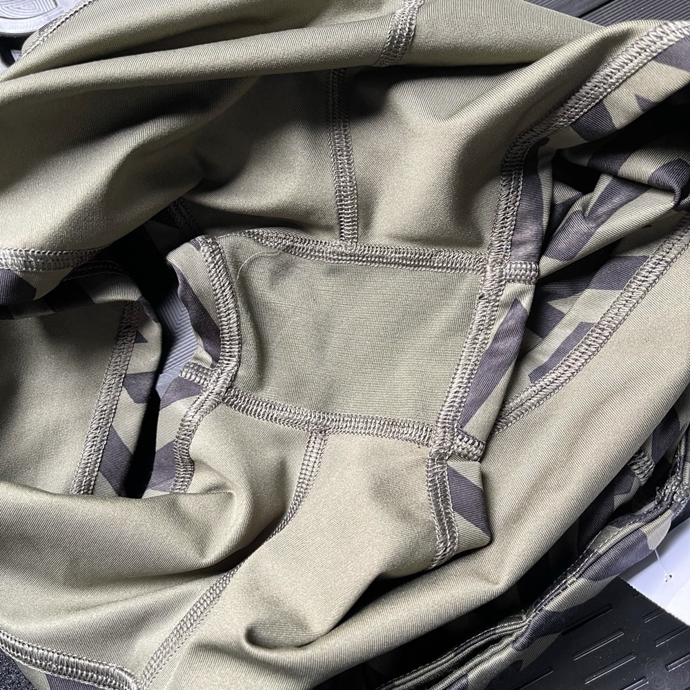 Lululemon bundle of leggings and spandex shorts - Picture 10 of 10
